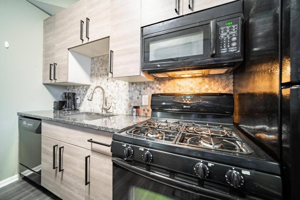 Walkable Gem In Little Italy Διαμέρισμα Κλίβελαντ Εξωτερικό φωτογραφία